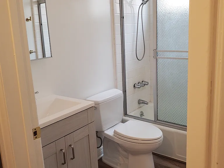 1030 Idaho Ave #5 — Photo 7