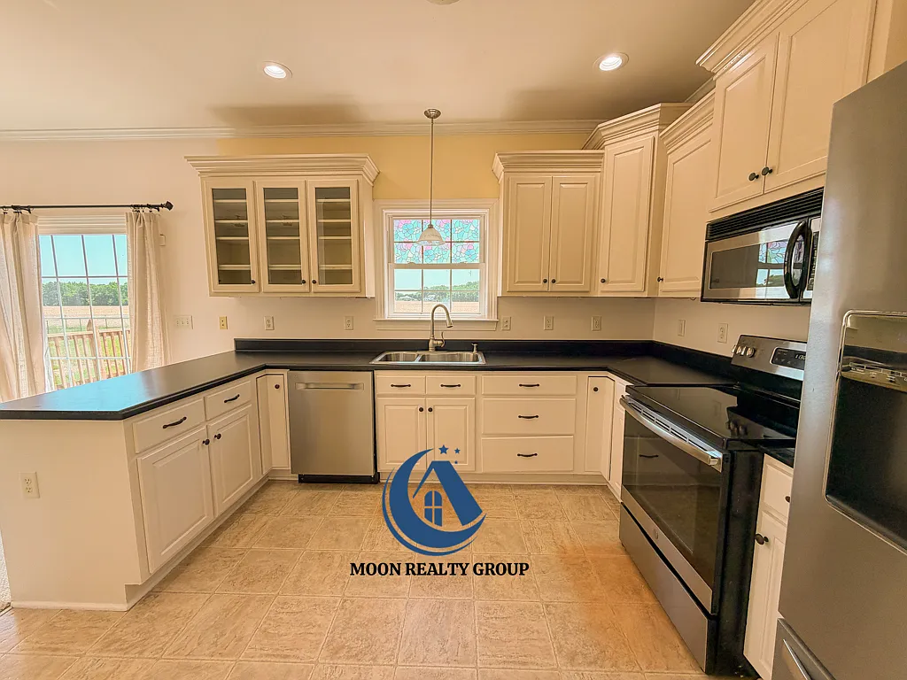 106 East Wendy Way - 1 — Photo 4