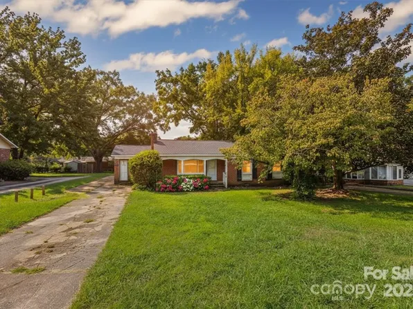 1109 W Edgemont Dr, Lancaster, SC 29720