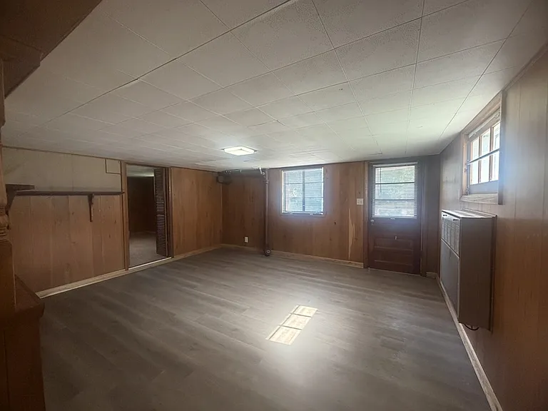 515 W Southside Blvd — Photo 25