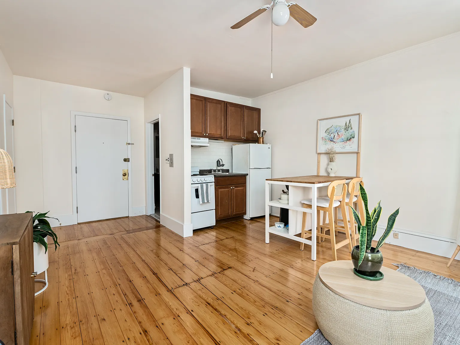 1 bed, 400 sqft, $2,350 — Photo 4