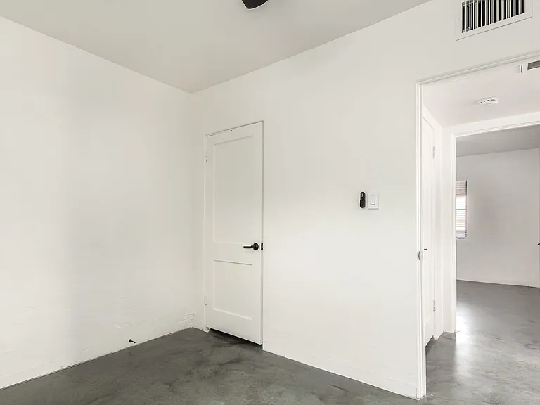 2452 E. Amelia Ave. — Photo 16