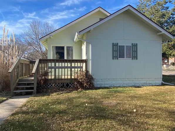 1112 W 3rd St, McCook, NE 69001