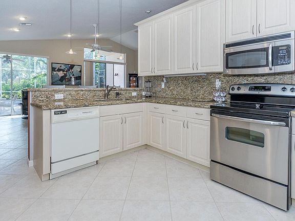 4th image of 5340 Wycombe Ave
