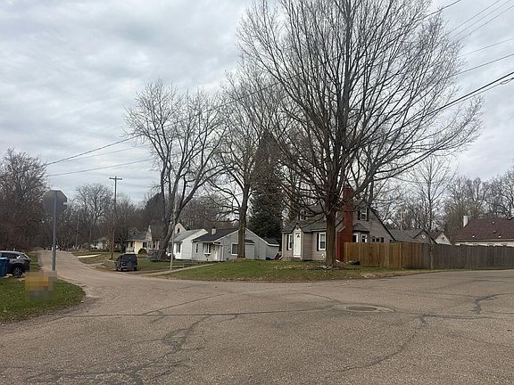 5th image of 2704 Wellington Rd