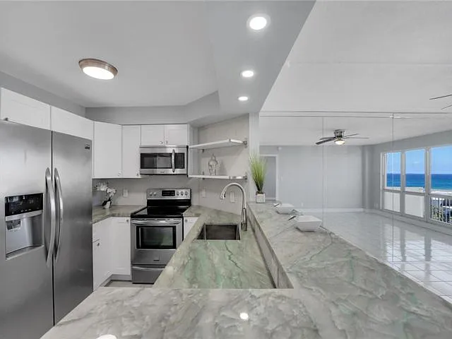133 N Pompano Blvd — Photo 11