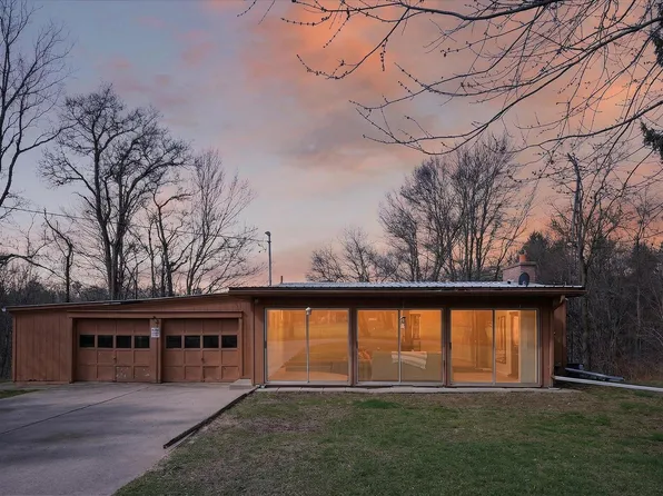 7091 Ann Arbor Rd, Jackson, MI 49201