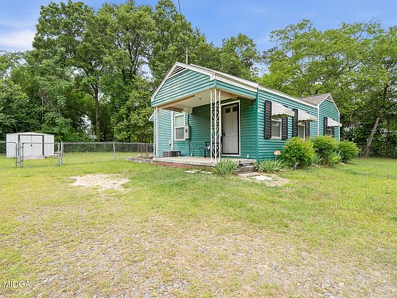 4th image of 423 Camellia Cir