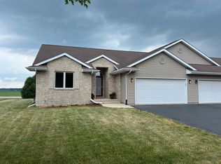 1222 Clifton Ter, Rochelle, IL 61068
