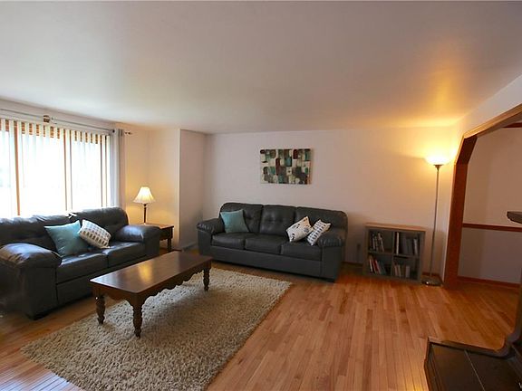 5th image of 6 Cherrywood Dr