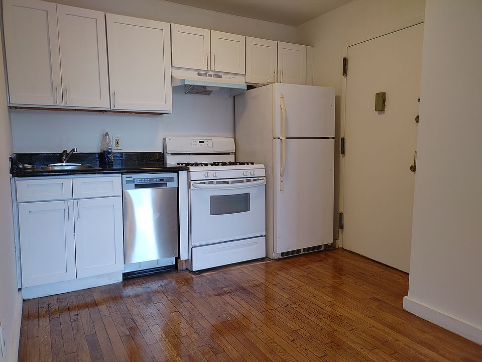 1st image of 204 Livingston St #33