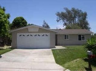 805 Earth Dr, Vista, CA 92083
