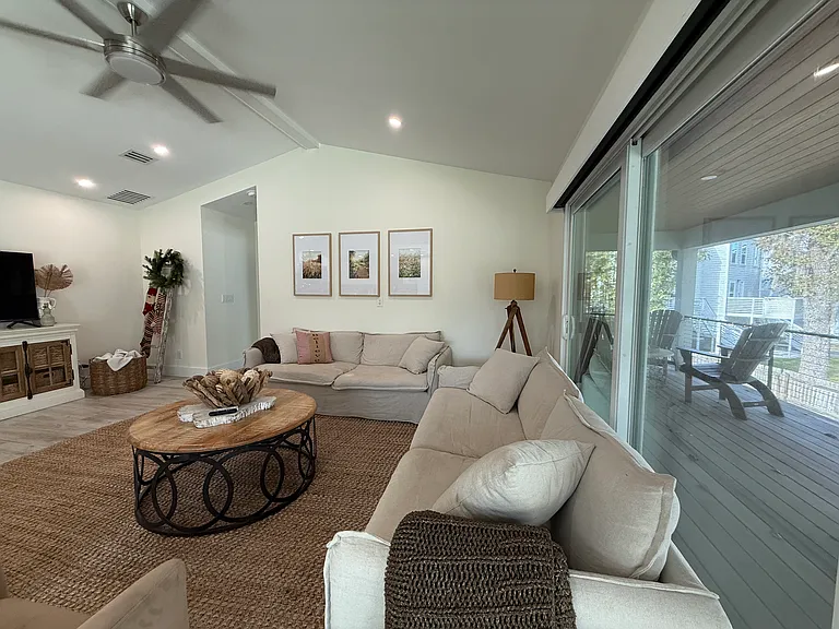 2101 Bartolome Rd — Photo 43