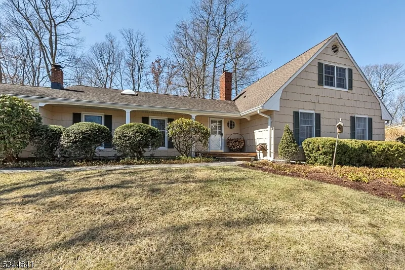 1131 Concord Dr photo 1