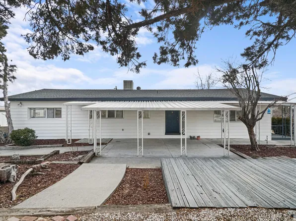 6040 Smokey Canyon Dr, Sun Valley, NV 89433