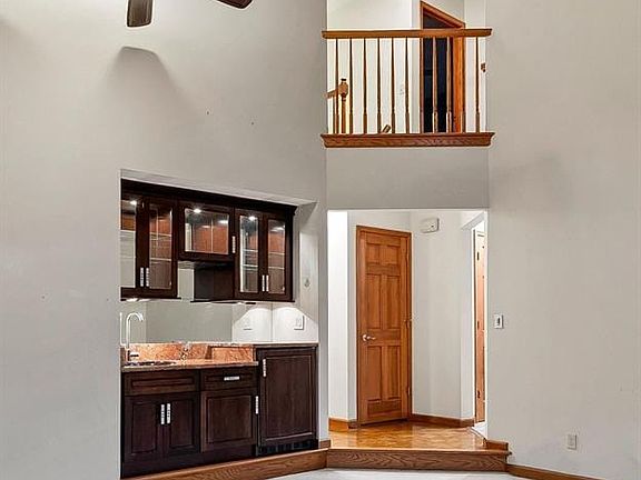 5th image of 413 Alborado Dr