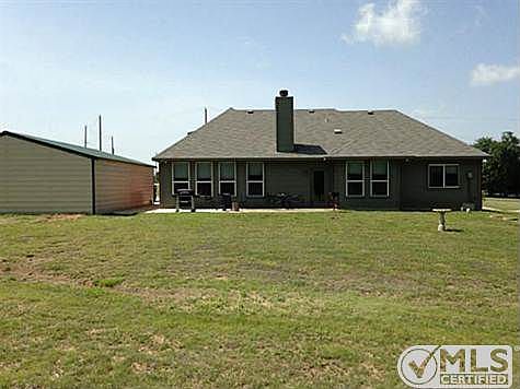 2nd image of 210 Pecan Hollow Cir