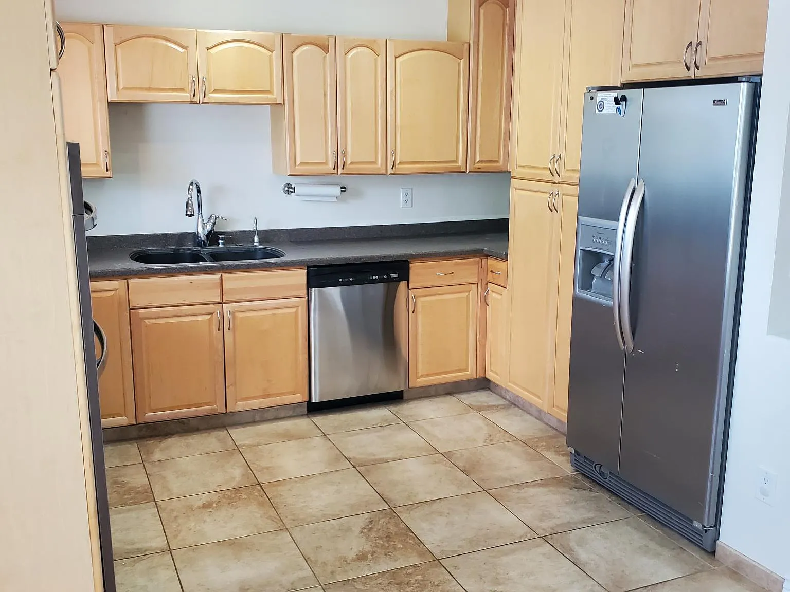 5 bed, 2297 sqft, $700 — Photo 4
