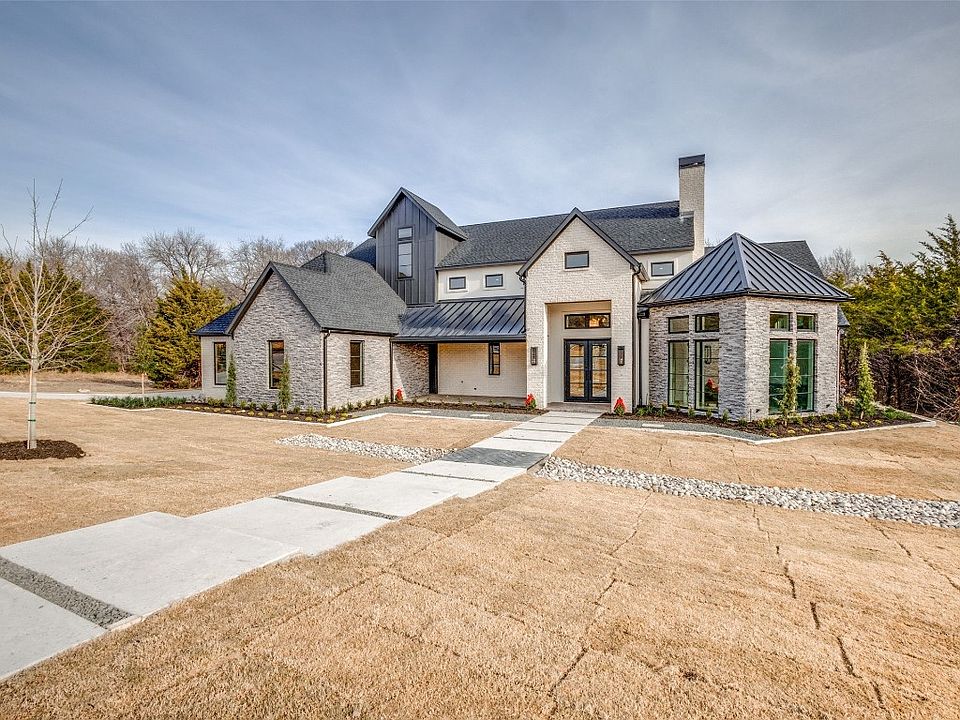 1st image of 431 Castle Pines Dr
