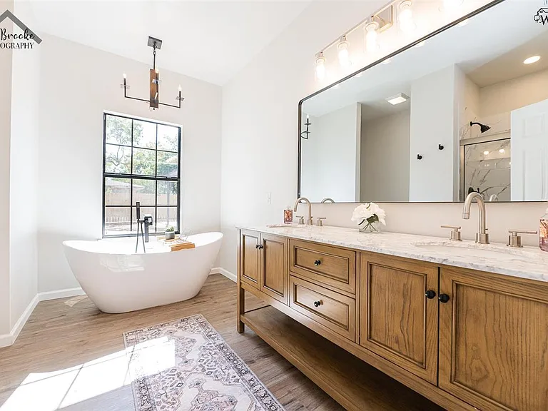 103 W Aldine St — Photo 25