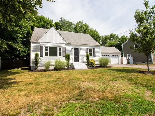 31 Harriet Rd, Abington, MA 02351
