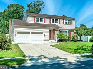 61 Country Club Rd, Turnersville, NJ 08012