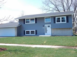 1008 Brantwood Ave, Elk Grove Village, IL 60007