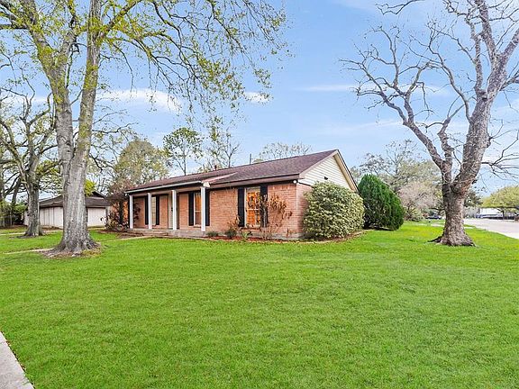 4th image of 5442 Loch Lomond Dr