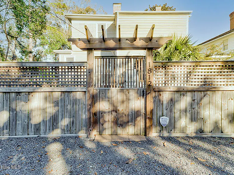 1812 Market St — Photo 44