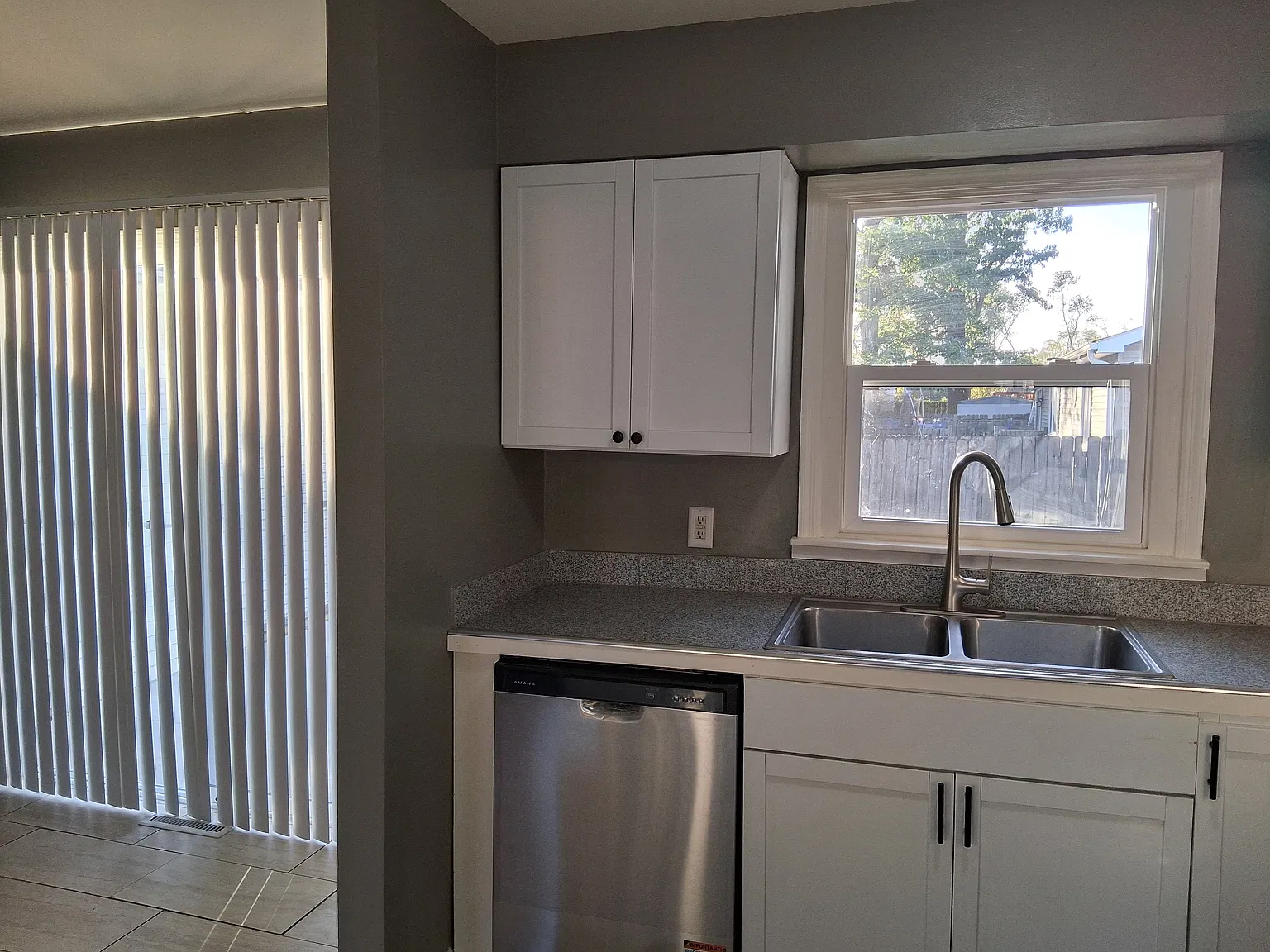 3 bed, 1.5 bath, 1680 sqft, $2,250 — Photo 4