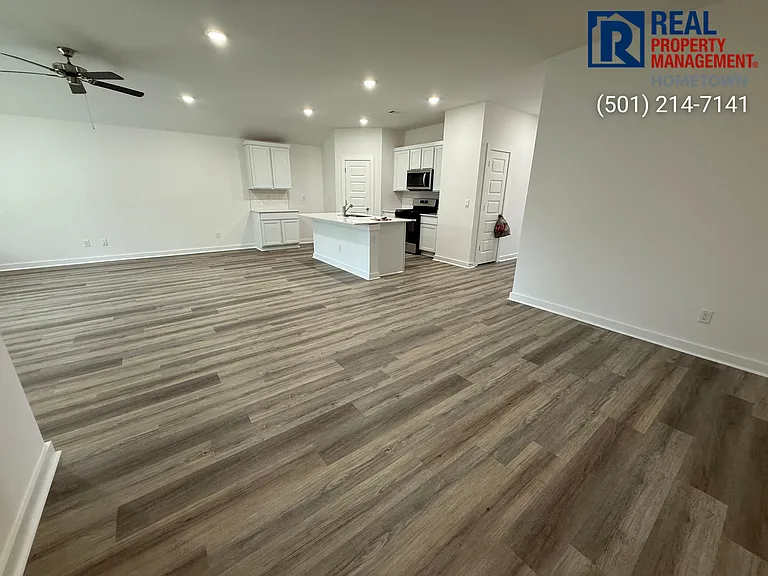 4340 Sloan Dr — Photo 4