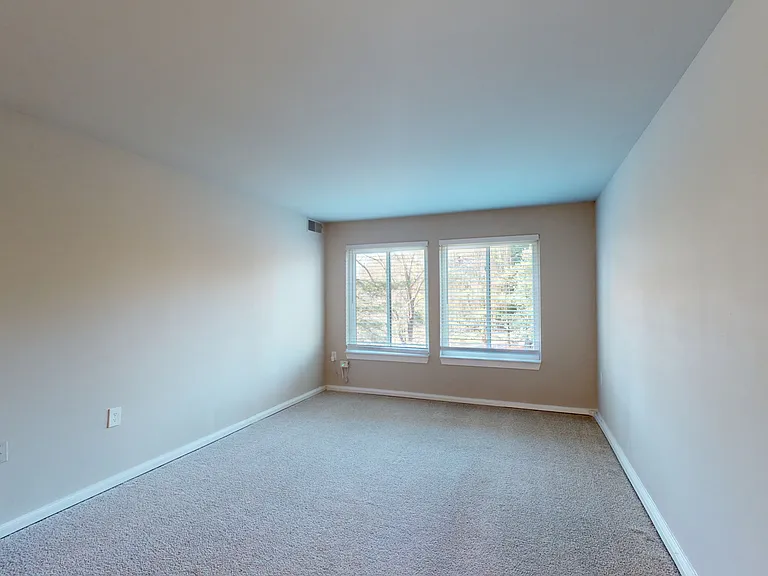 Seneca Place — Photo 49