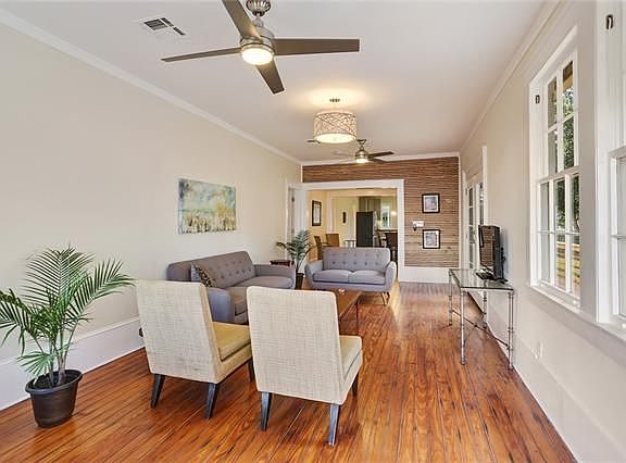 3rd image of 4432 Eve St