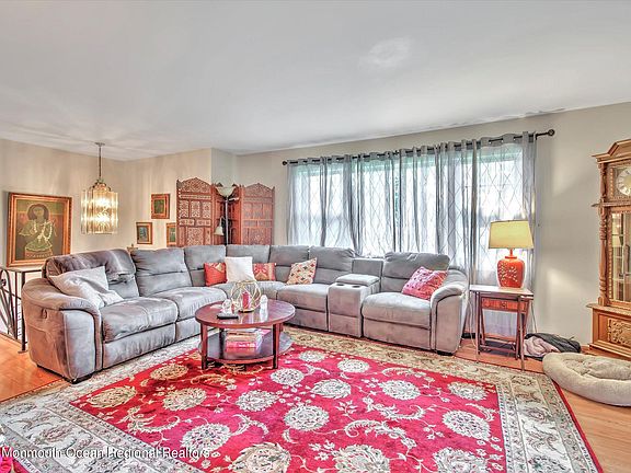 5th image of 6 Bamberry Ln