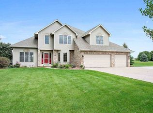2762 Spring Meadows Dr, De Pere, WI 54115