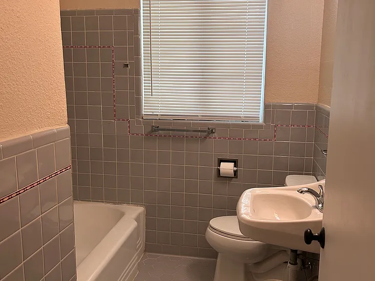 131 Bent St — Photo 16