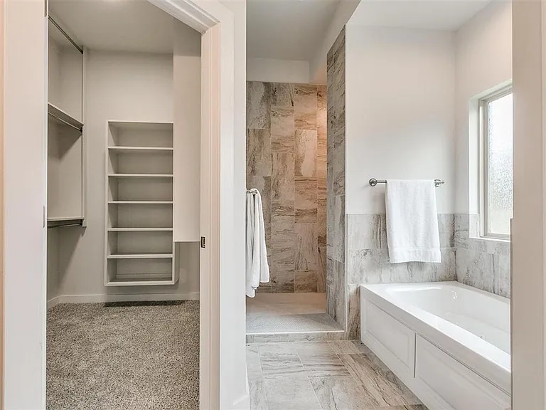 11500 Fairways Ave — Photo 12