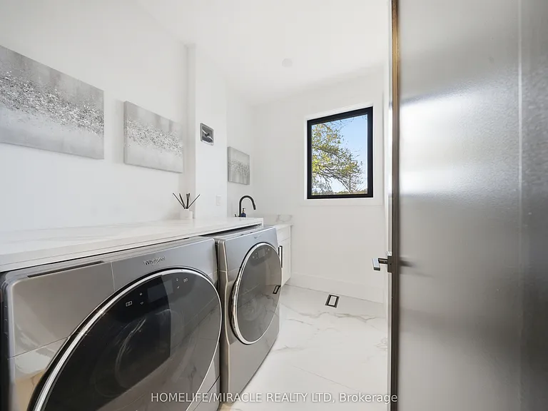 1653 Glenburnie Rd — Photo 15