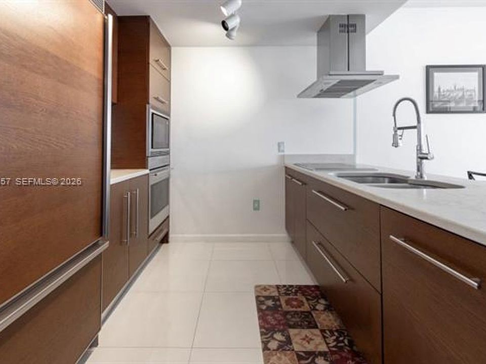 1st image of 485 Brickell Ave #Cu-2606