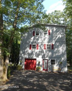 162 Edge Rock Dr, Drums, PA, 18222