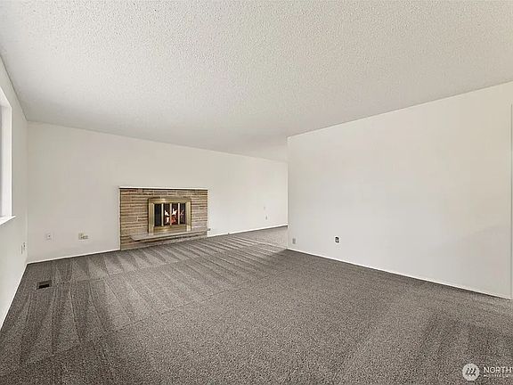 4th image of 1120 106th Street Ct E