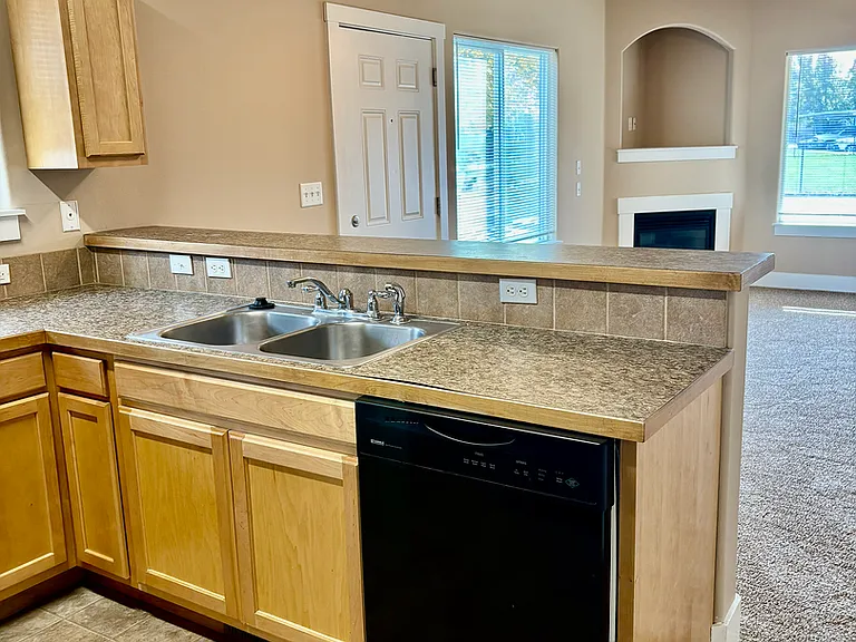 16661 N Profit Cir — Photo 11