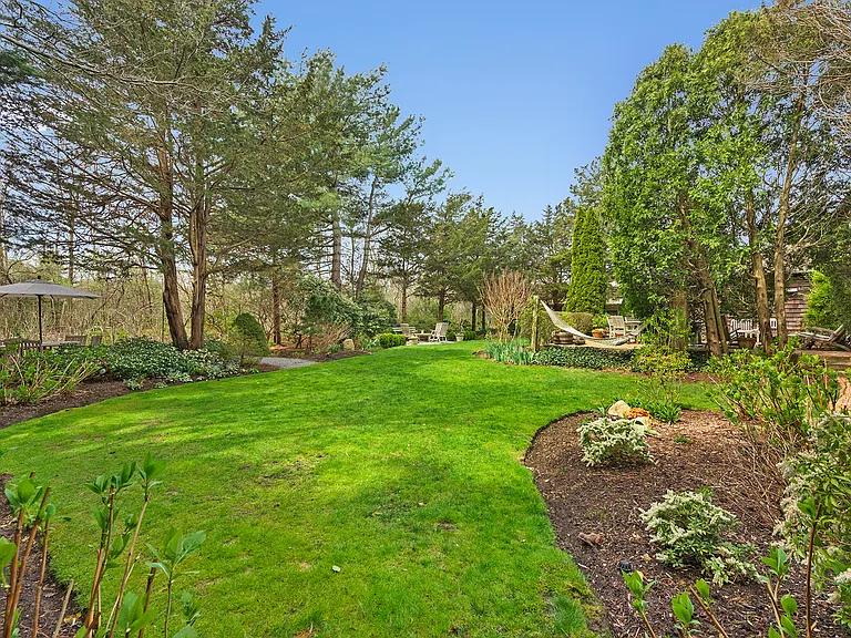 52 Manor Ln S — Photo 6
