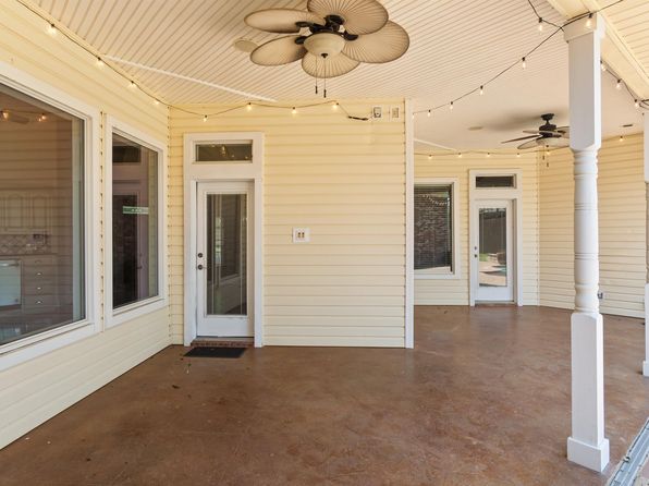 906 Millstone Ln, Chandler, TX 75758