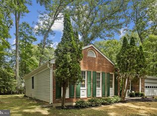 2520 Penny Royal Ln, Reston, VA 20191