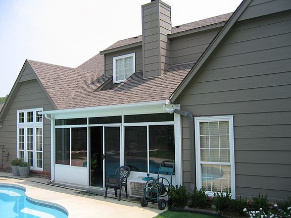 2nd image of 200 S Redwood Cir