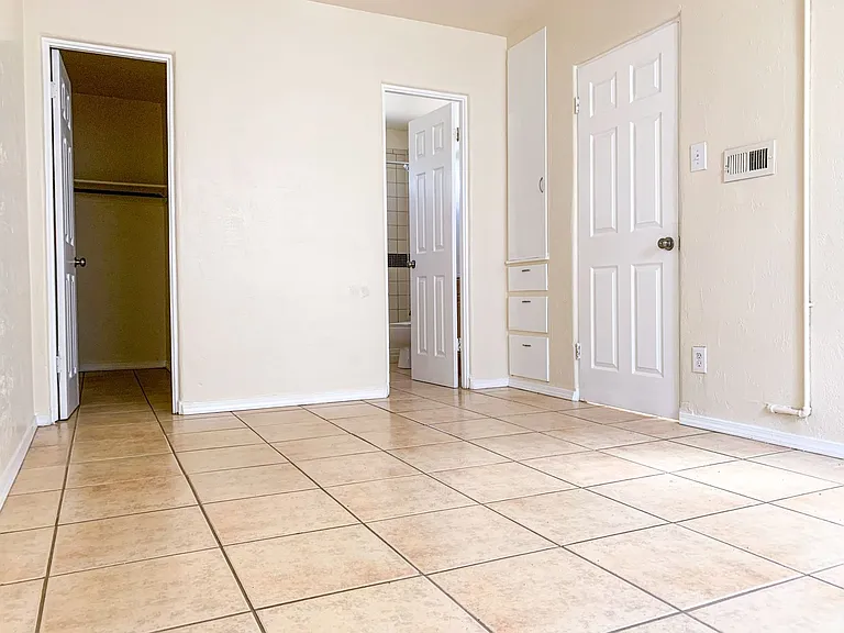 200-206 San Pablo St NE — Photo 15