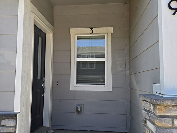 2nd image of 1689 Grand Ave