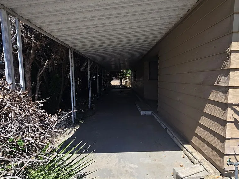 25313 De Waide Ave — Photo 2