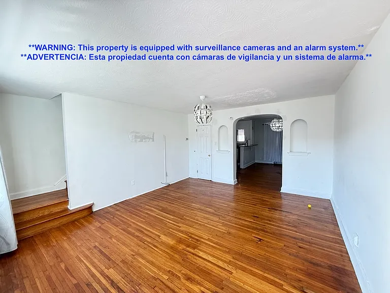 1208 Robbins St — Photo 3